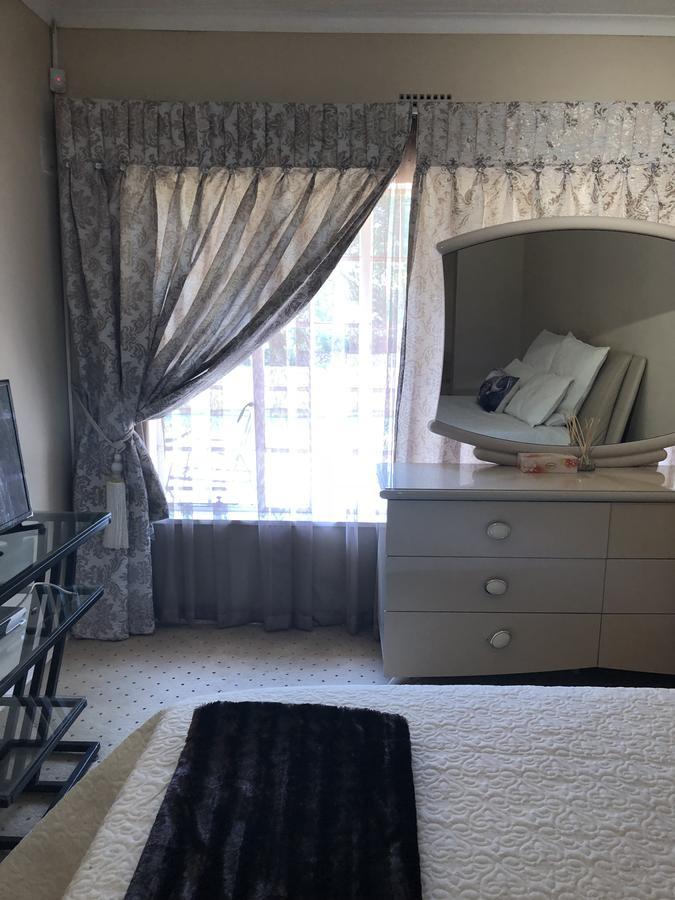 Khuvena Guesthouse Randburg Dış mekan fotoğraf