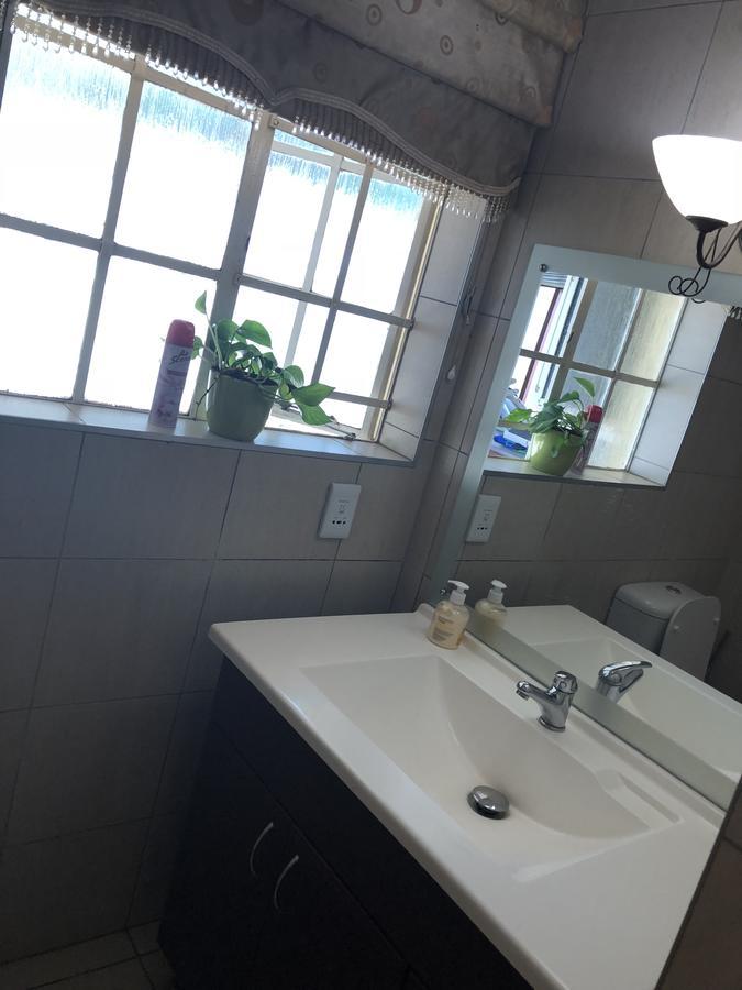 Khuvena Guesthouse Randburg Dış mekan fotoğraf