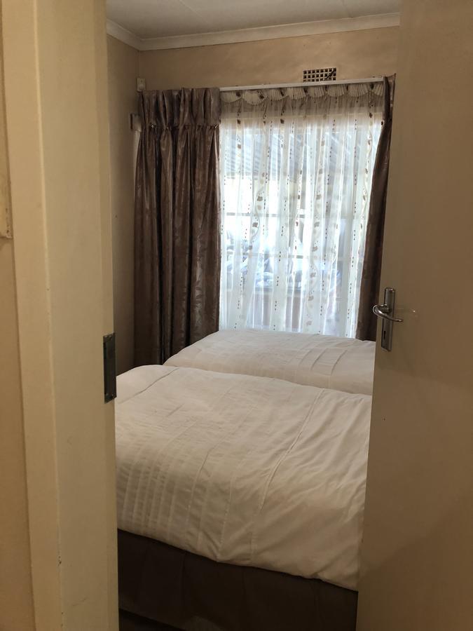 Khuvena Guesthouse Randburg Dış mekan fotoğraf